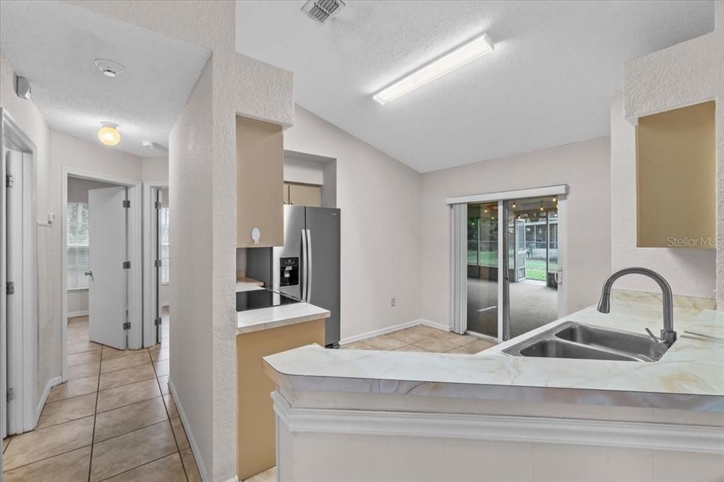 Activo con contrato: $259,000 (3 camas, 2 baños, 1211 Pies cuadrados)