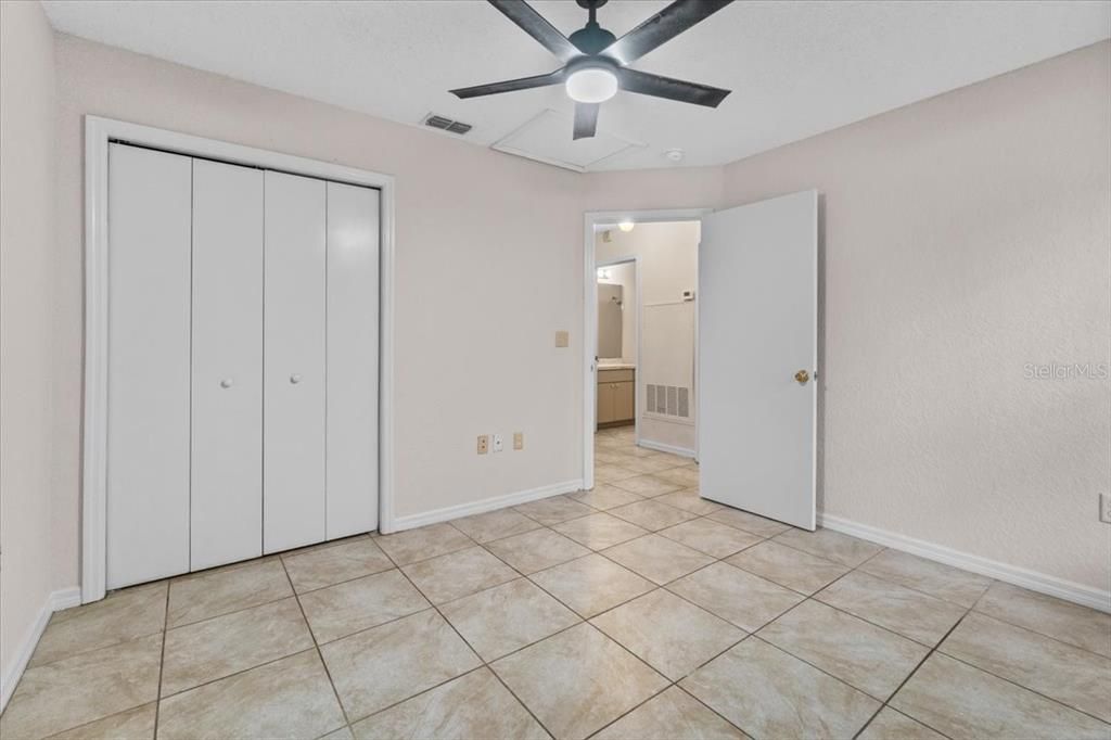 Activo con contrato: $259,000 (3 camas, 2 baños, 1211 Pies cuadrados)