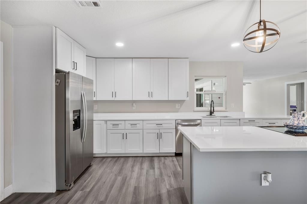 На продажу: $369,000 (3 спален, 2 ванн, 1491 Квадратных фут)