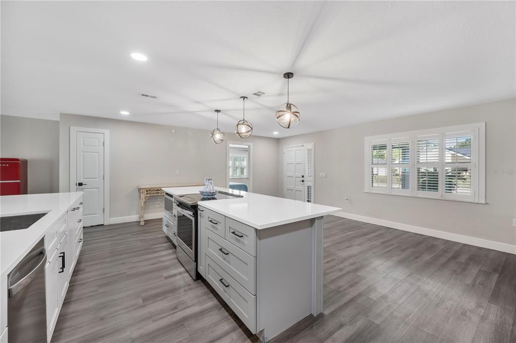 На продажу: $369,000 (3 спален, 2 ванн, 1491 Квадратных фут)