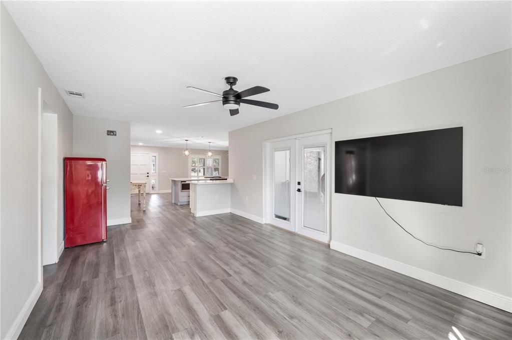 На продажу: $369,000 (3 спален, 2 ванн, 1491 Квадратных фут)