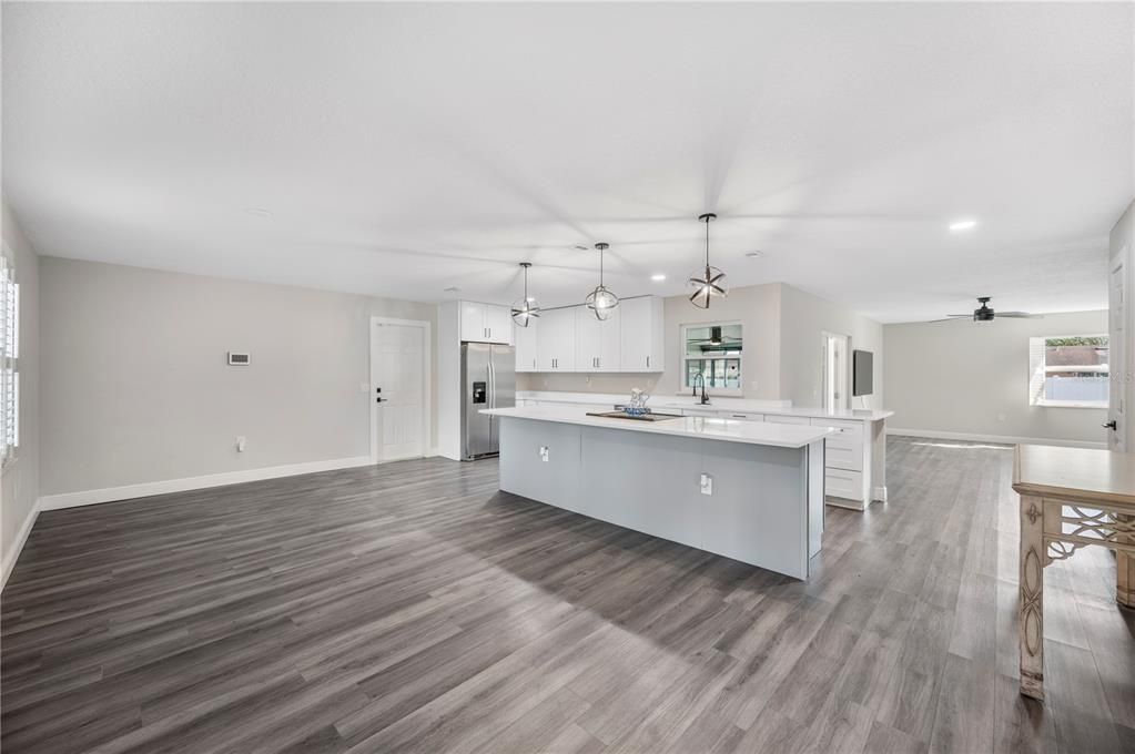 На продажу: $369,000 (3 спален, 2 ванн, 1491 Квадратных фут)