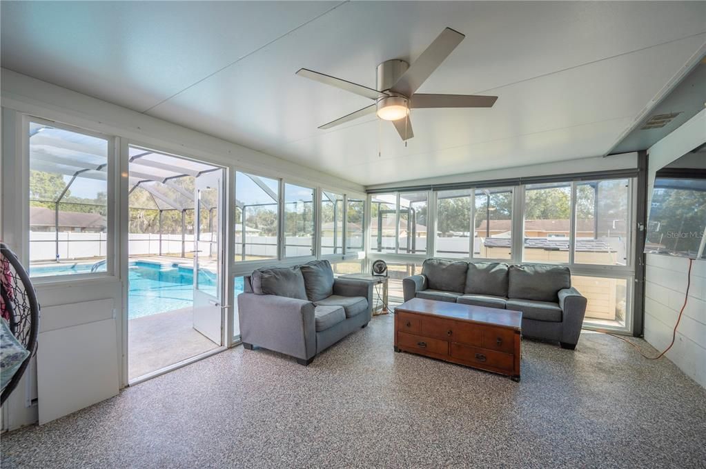 На продажу: $369,000 (3 спален, 2 ванн, 1491 Квадратных фут)