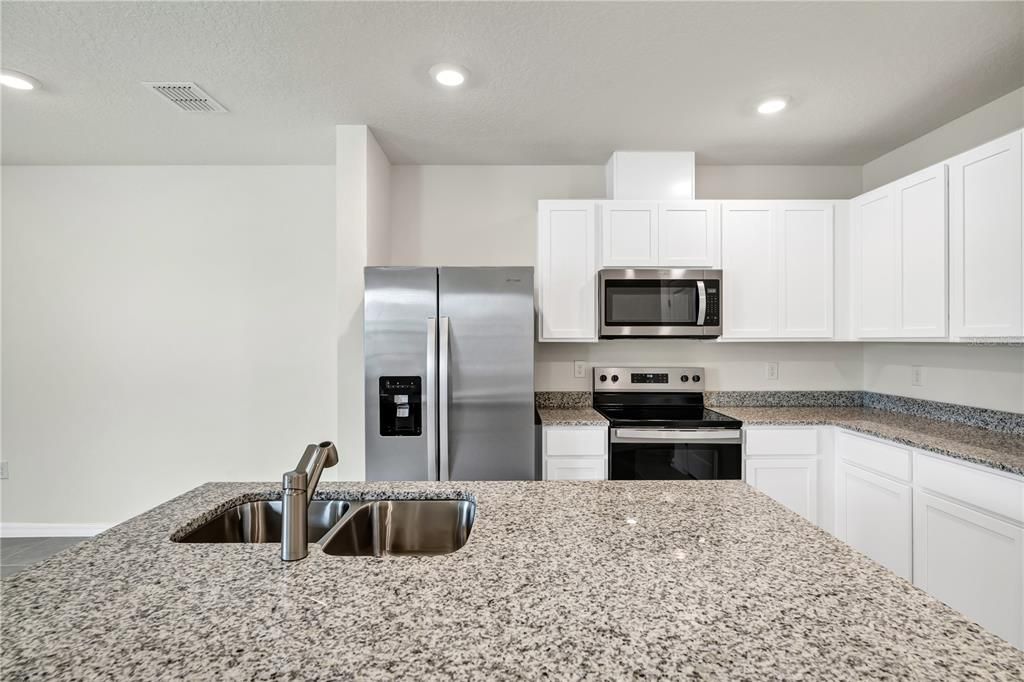 В аренду: $1,950 (3 спален, 2 ванн, 1551 Квадратных фут)