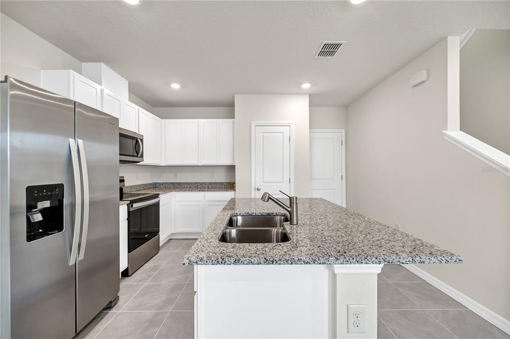 В аренду: $1,950 (3 спален, 2 ванн, 1551 Квадратных фут)