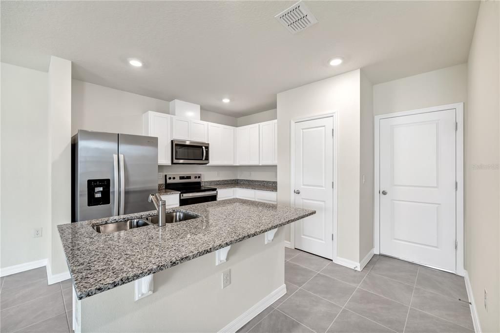 В аренду: $1,950 (3 спален, 2 ванн, 1551 Квадратных фут)