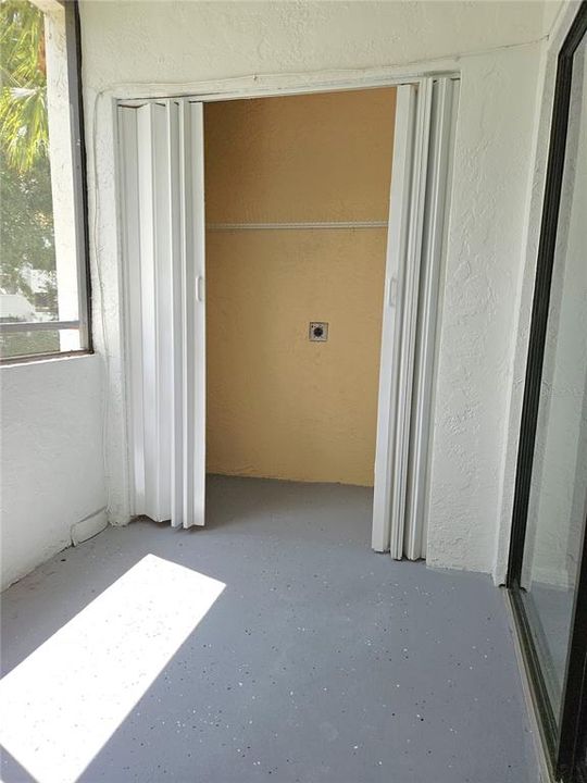 For Sale: $179,900 (2 beds, 2 baths, 955 Square Feet)