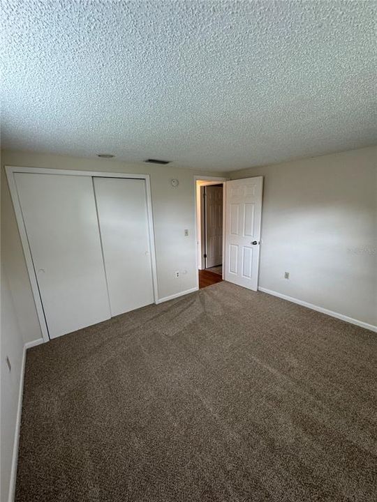 出租: $1,399 (2 贝兹, 1 浴室, 1600 平方英尺)