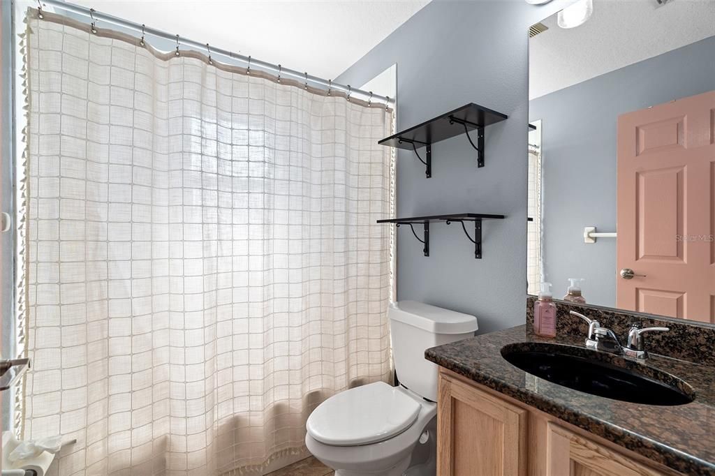 Под контрактом: $370,000 (3 спален, 2 ванн, 1499 Квадратных фут)