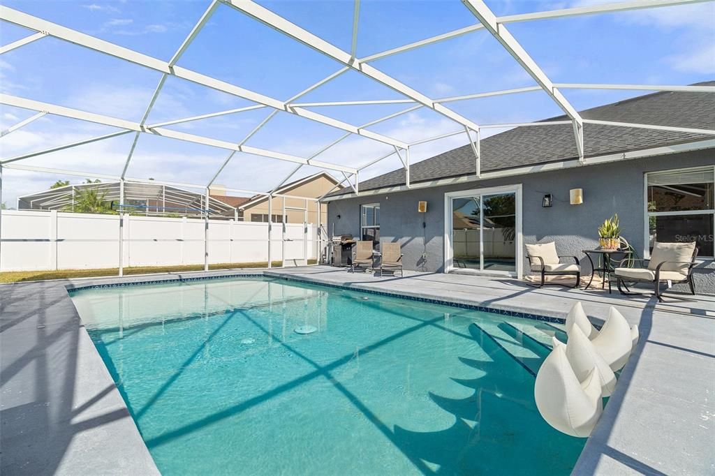 Под контрактом: $370,000 (3 спален, 2 ванн, 1499 Квадратных фут)