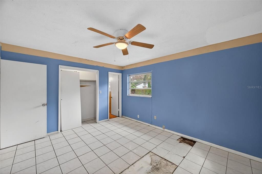 For Sale: $299,999 (4 beds, 2 baths, 1805 Square Feet)