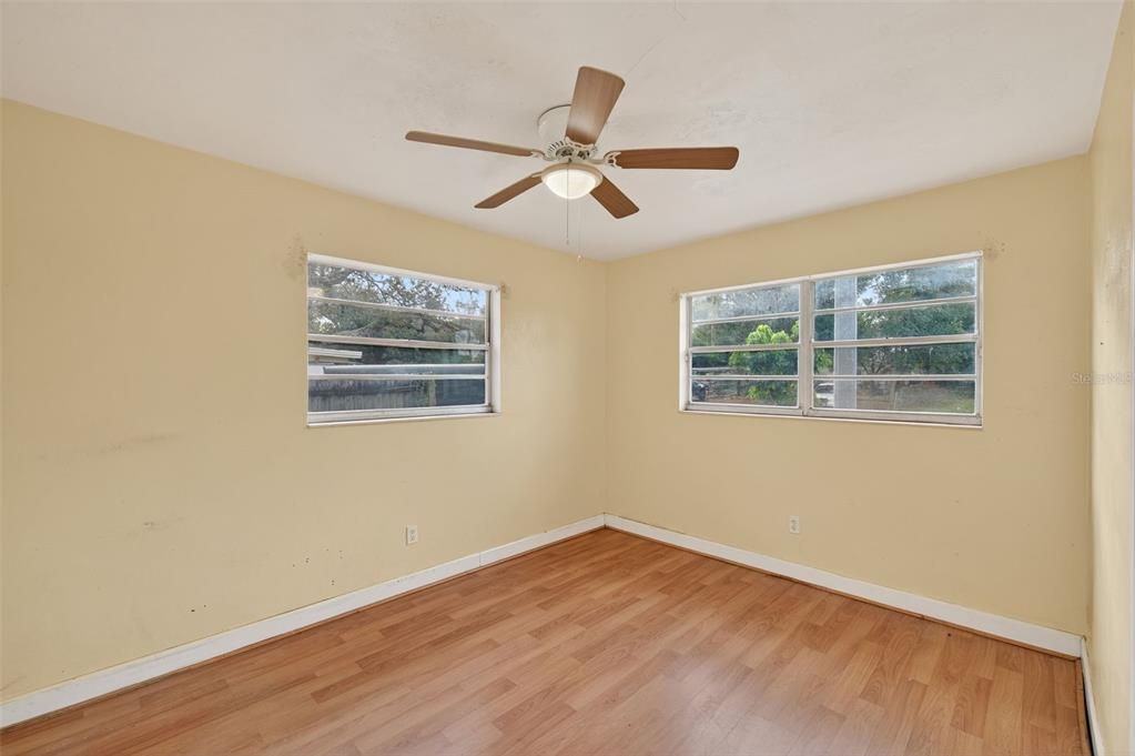 For Sale: $299,999 (4 beds, 2 baths, 1805 Square Feet)