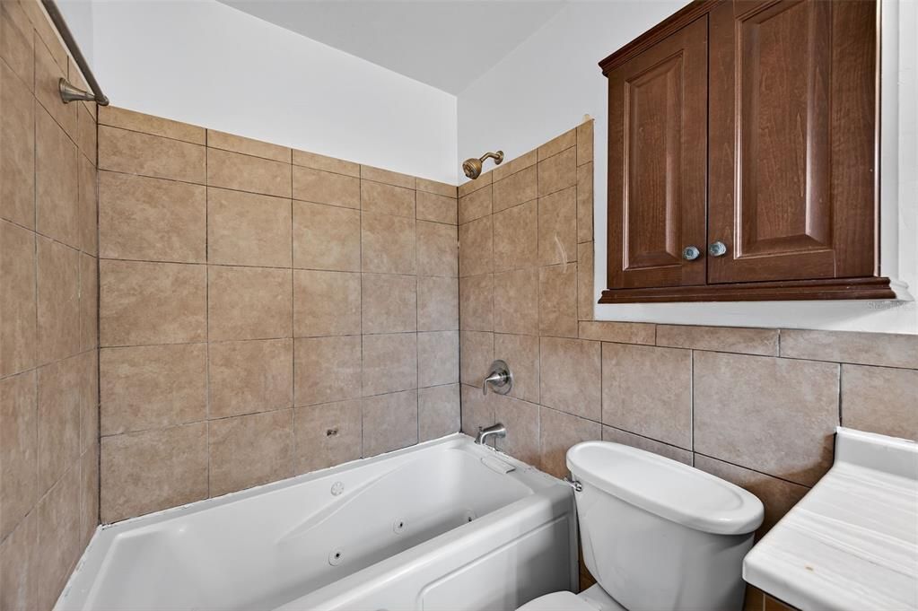 For Sale: $299,999 (4 beds, 2 baths, 1805 Square Feet)