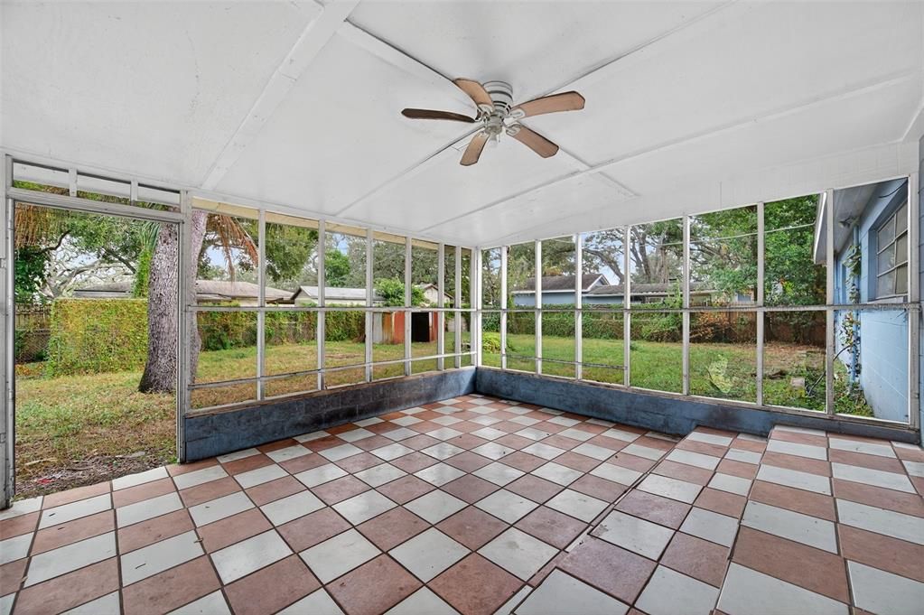 For Sale: $299,999 (4 beds, 2 baths, 1805 Square Feet)