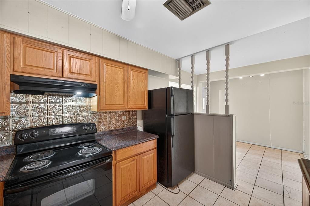 For Sale: $299,999 (4 beds, 2 baths, 1805 Square Feet)