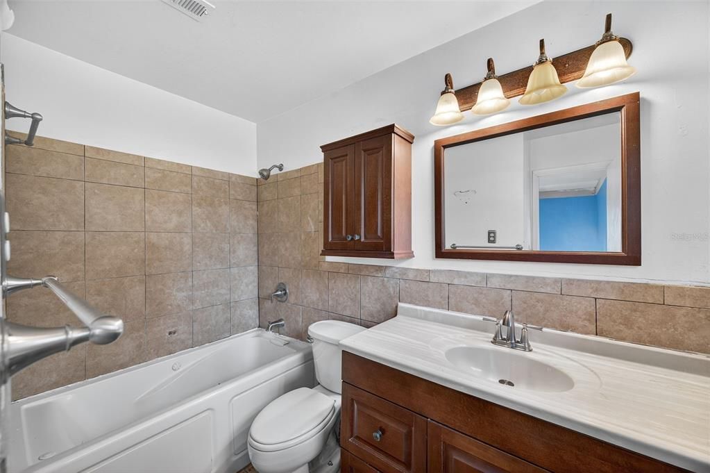 For Sale: $299,999 (4 beds, 2 baths, 1805 Square Feet)