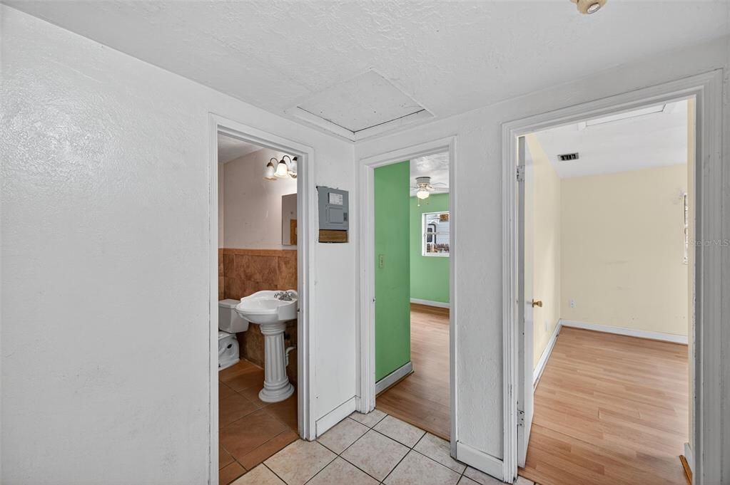 For Sale: $299,999 (4 beds, 2 baths, 1805 Square Feet)