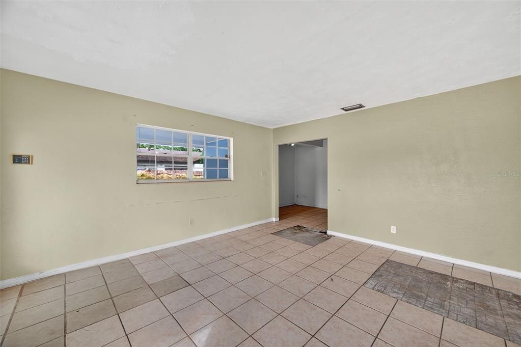 For Sale: $299,999 (4 beds, 2 baths, 1805 Square Feet)