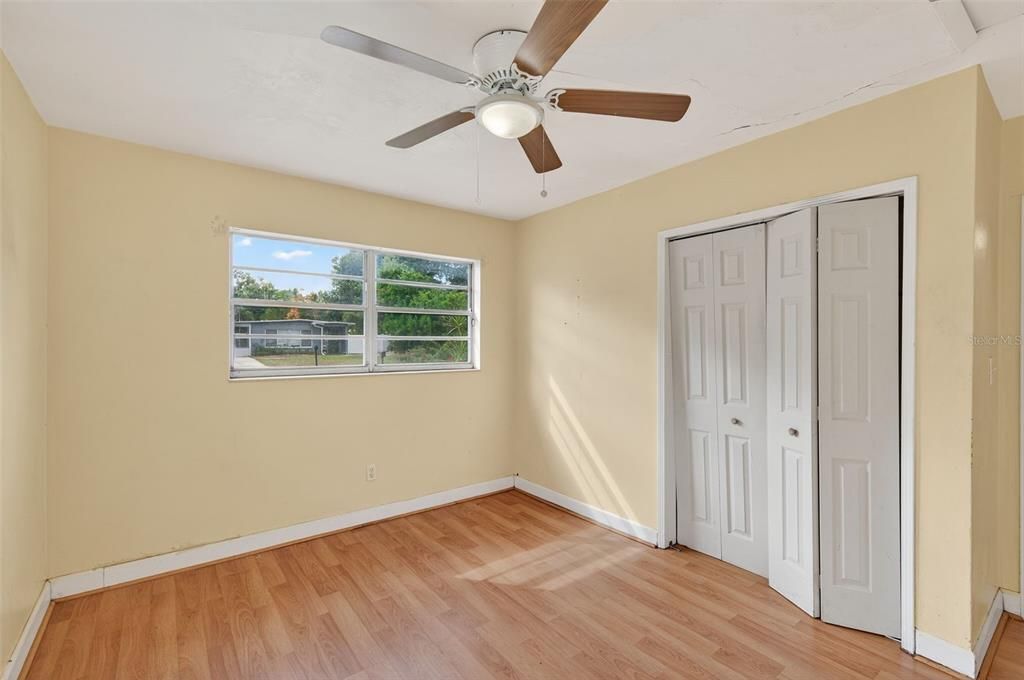 For Sale: $299,999 (4 beds, 2 baths, 1805 Square Feet)