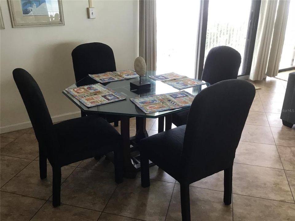 For Rent: $4,500 (2 beds, 2 baths, 1080 Square Feet)