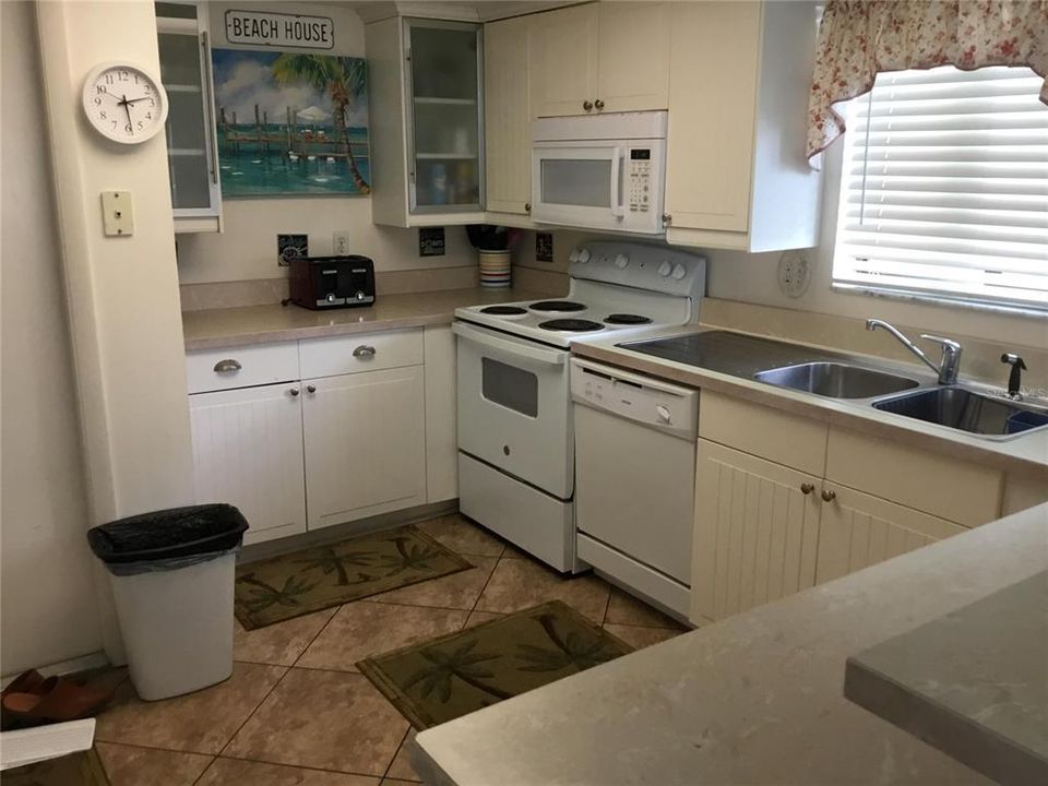 For Rent: $4,500 (2 beds, 2 baths, 1080 Square Feet)