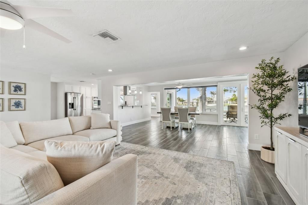 待售: $1,850,000 (3 贝兹, 2 浴室, 2298 平方英尺)