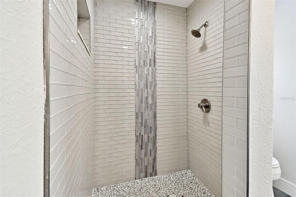 待售: $1,850,000 (3 贝兹, 2 浴室, 2298 平方英尺)