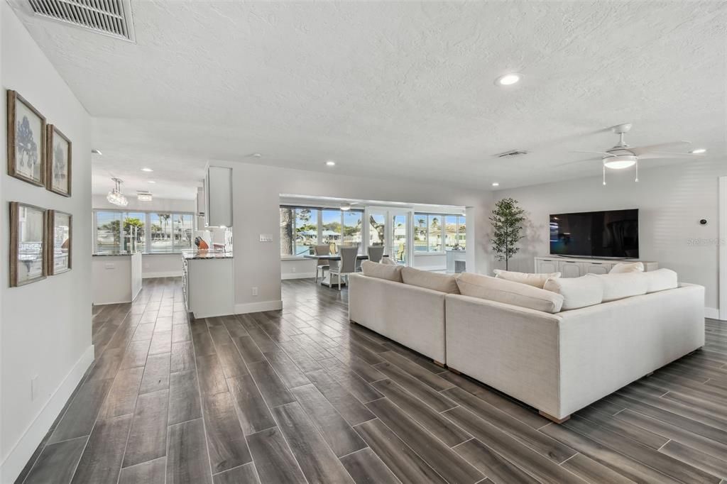 待售: $1,850,000 (3 贝兹, 2 浴室, 2298 平方英尺)