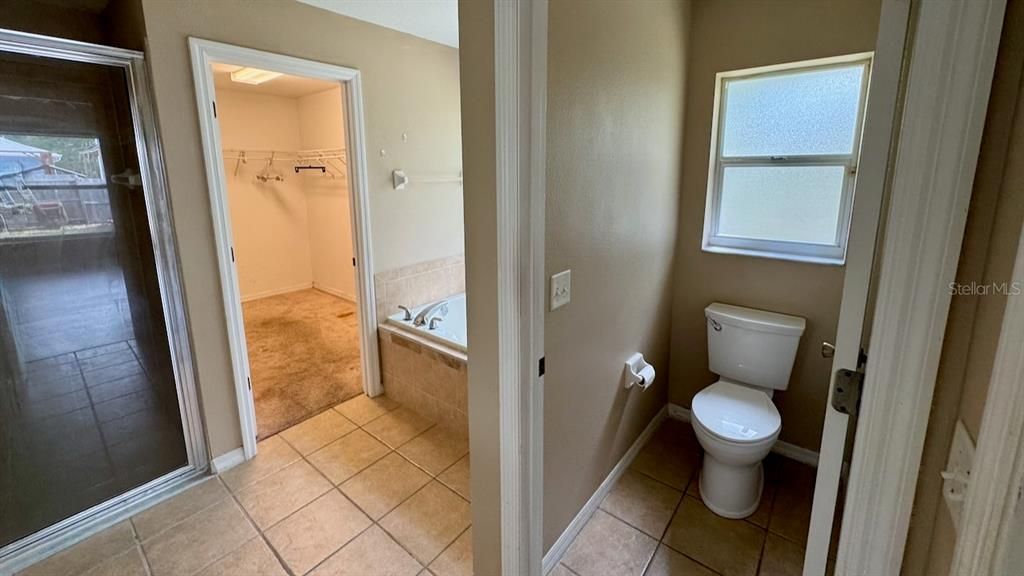 Activo con contrato: $219,000 (3 camas, 2 baños, 1756 Pies cuadrados)