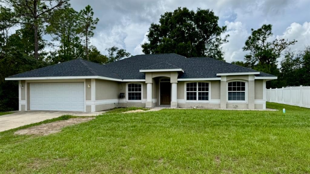 Activo con contrato: $219,000 (3 camas, 2 baños, 1756 Pies cuadrados)