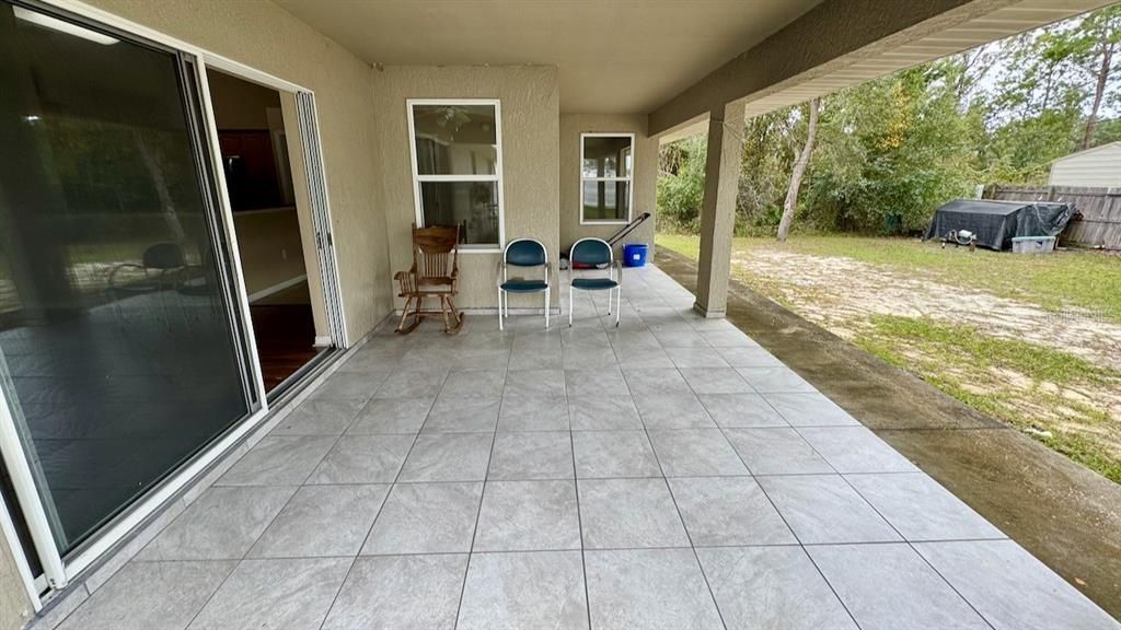 Activo con contrato: $219,000 (3 camas, 2 baños, 1756 Pies cuadrados)