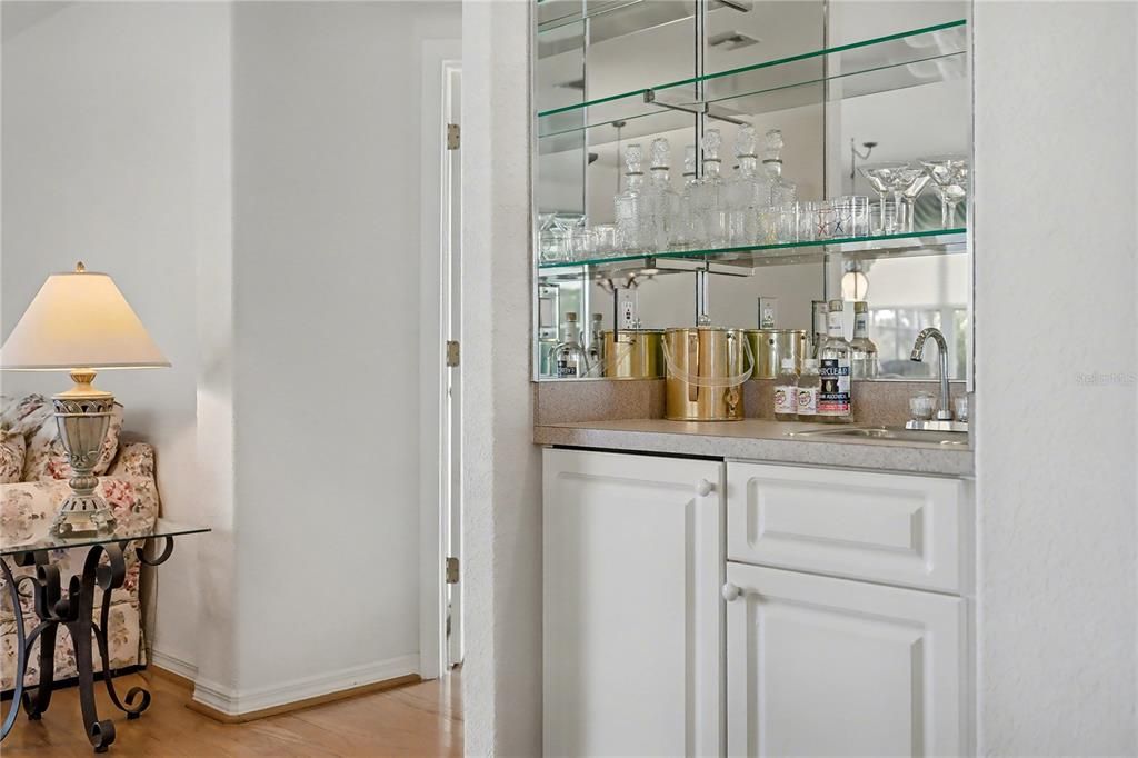 待售: $384,000 (2 贝兹, 2 浴室, 2177 平方英尺)