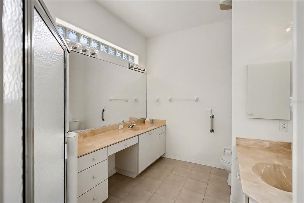 待售: $384,000 (2 贝兹, 2 浴室, 2177 平方英尺)