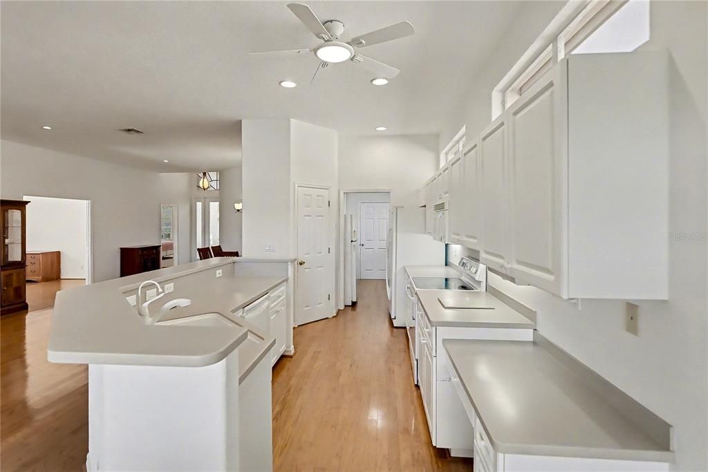 待售: $384,000 (2 贝兹, 2 浴室, 2177 平方英尺)