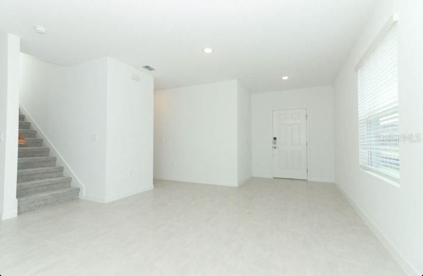 Active With Contract: $380,000 (5 beds, 3 baths, 2517 Square Feet)