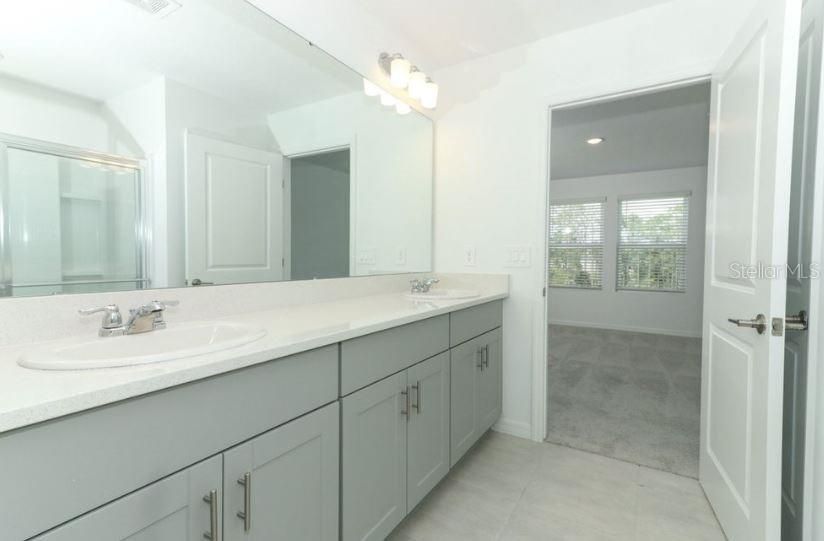 Active With Contract: $380,000 (5 beds, 3 baths, 2517 Square Feet)