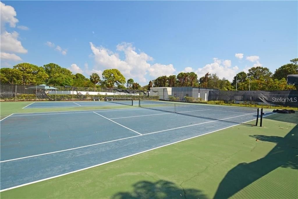 For Rent: $1,800 (2 beds, 1 baths, 1140 Square Feet)