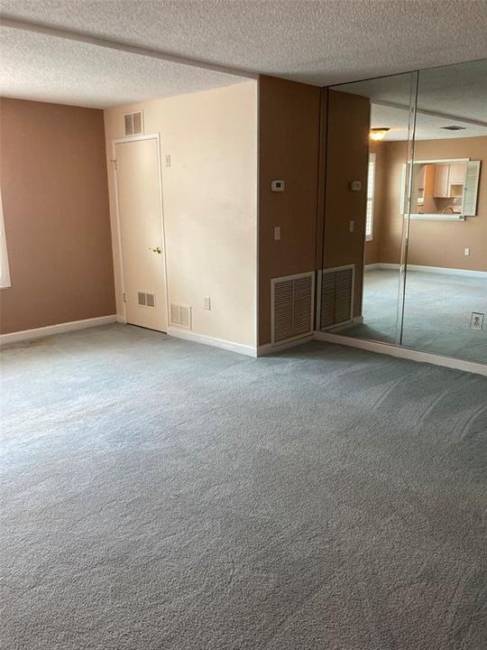 For Rent: $1,800 (2 beds, 1 baths, 1140 Square Feet)