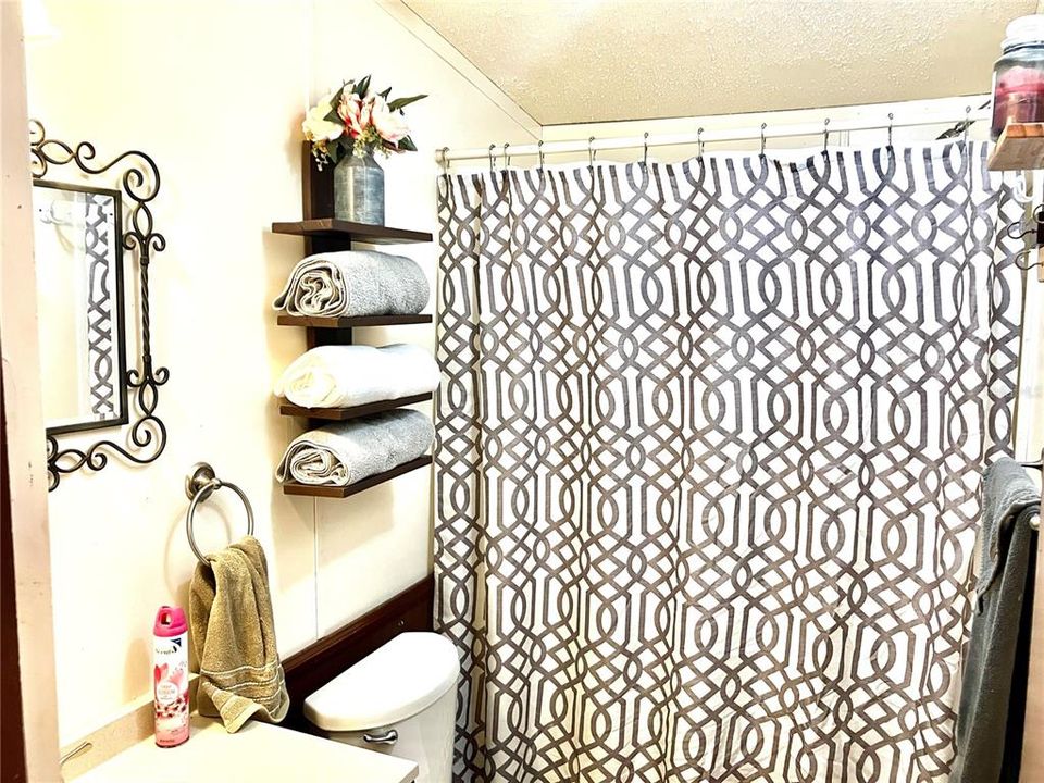 En Venta: $279,000 (3 camas, 2 baños, 1140 Pies cuadrados)