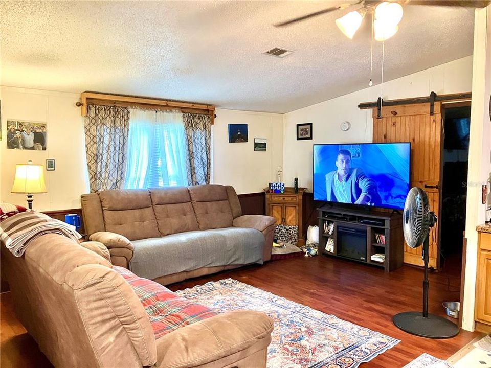 En Venta: $279,000 (3 camas, 2 baños, 1140 Pies cuadrados)