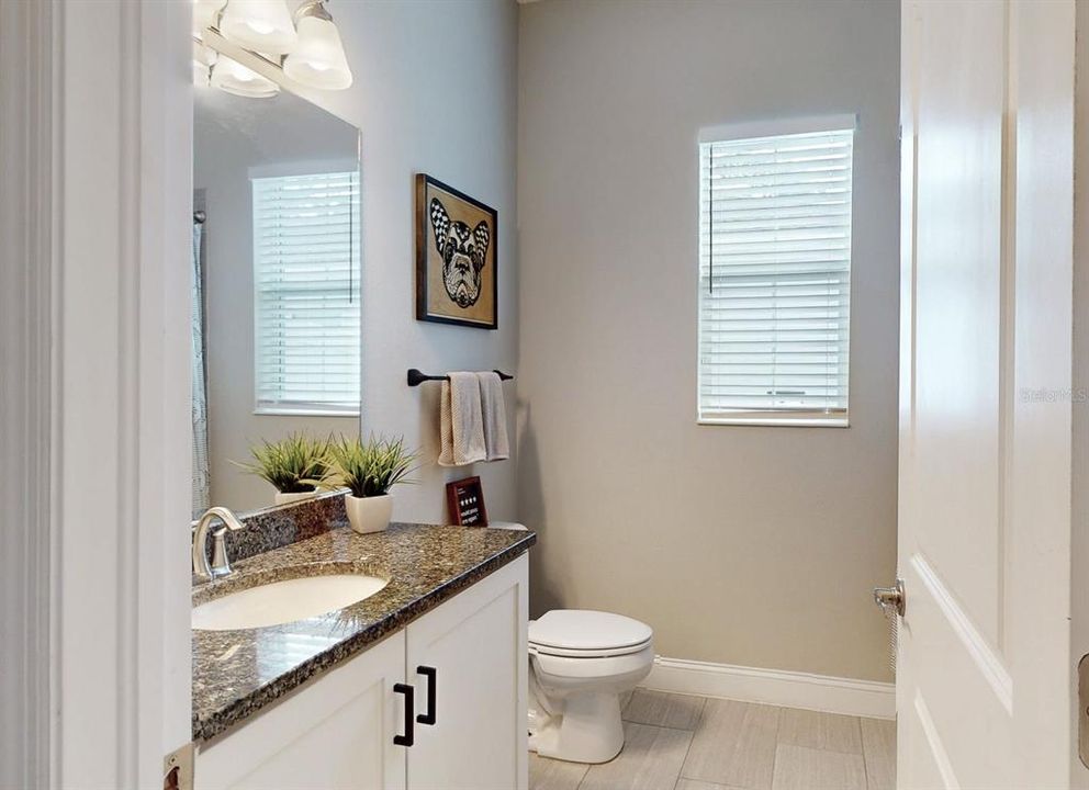 合同活跃: $860,000 (4 贝兹, 2 浴室, 2332 平方英尺)