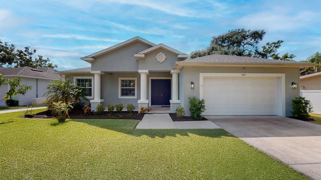 合同活跃: $860,000 (4 贝兹, 2 浴室, 2332 平方英尺)