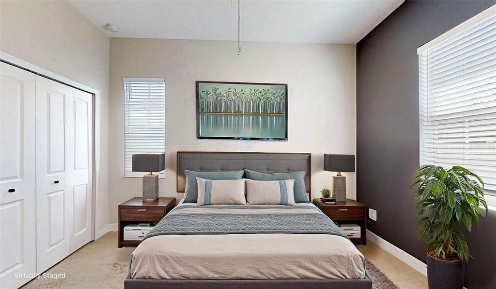 合同活跃: $860,000 (4 贝兹, 2 浴室, 2332 平方英尺)