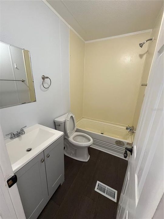 待售: $219,900 (3 贝兹, 2 浴室, 924 平方英尺)