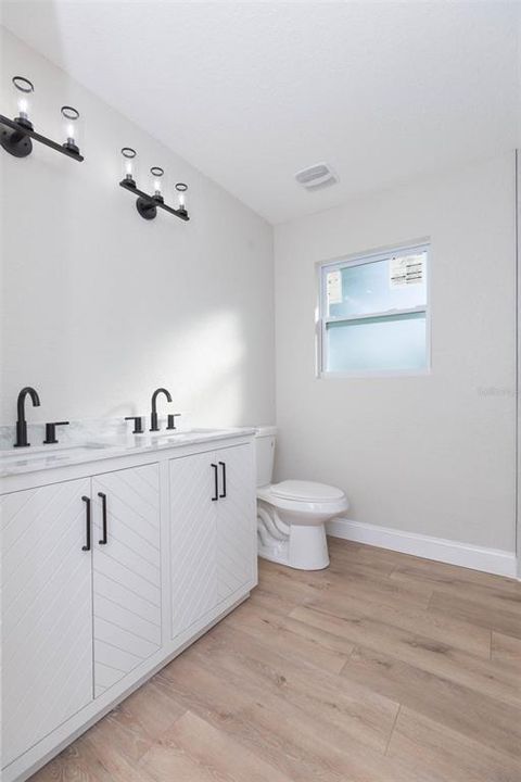 For Sale: $499,500 (4 beds, 2 baths, 1820 Square Feet)