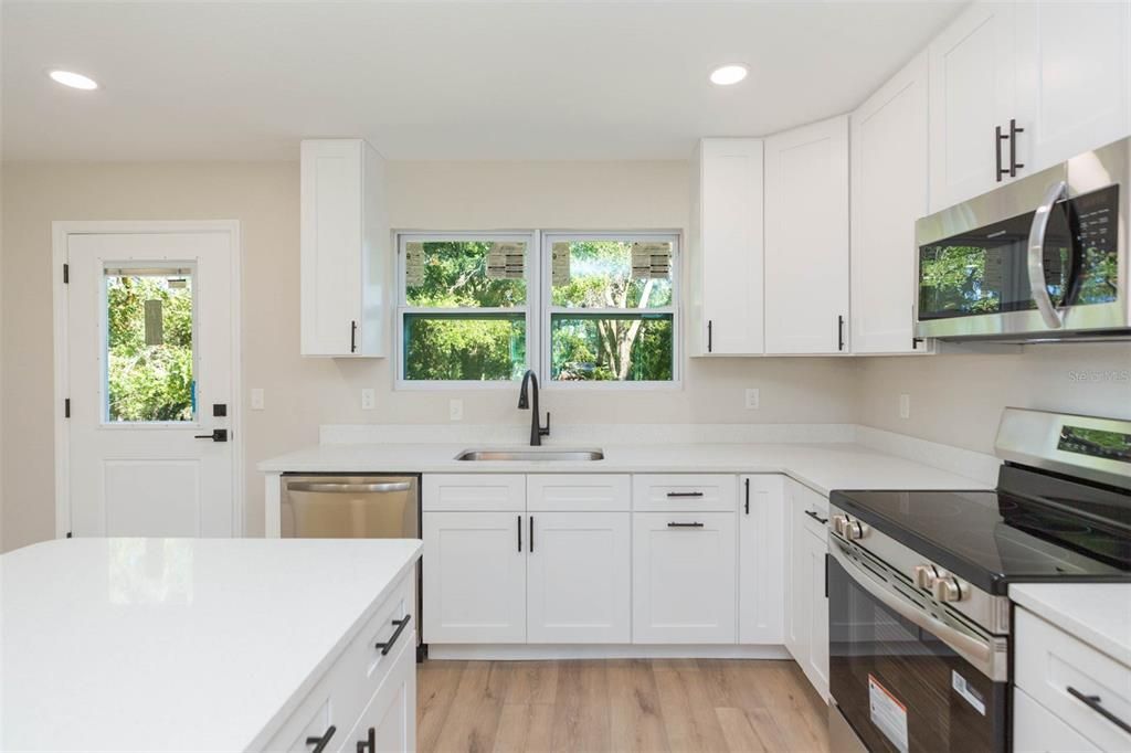 For Sale: $499,500 (4 beds, 2 baths, 1820 Square Feet)