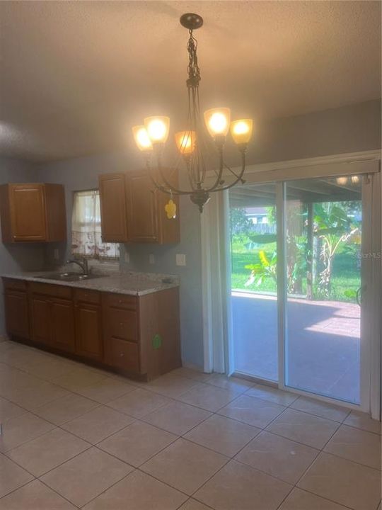 For Sale: $250,000 (3 beds, 2 baths, 1192 Square Feet)