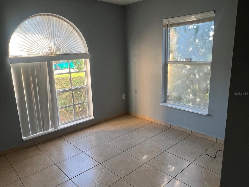 For Sale: $250,000 (3 beds, 2 baths, 1192 Square Feet)