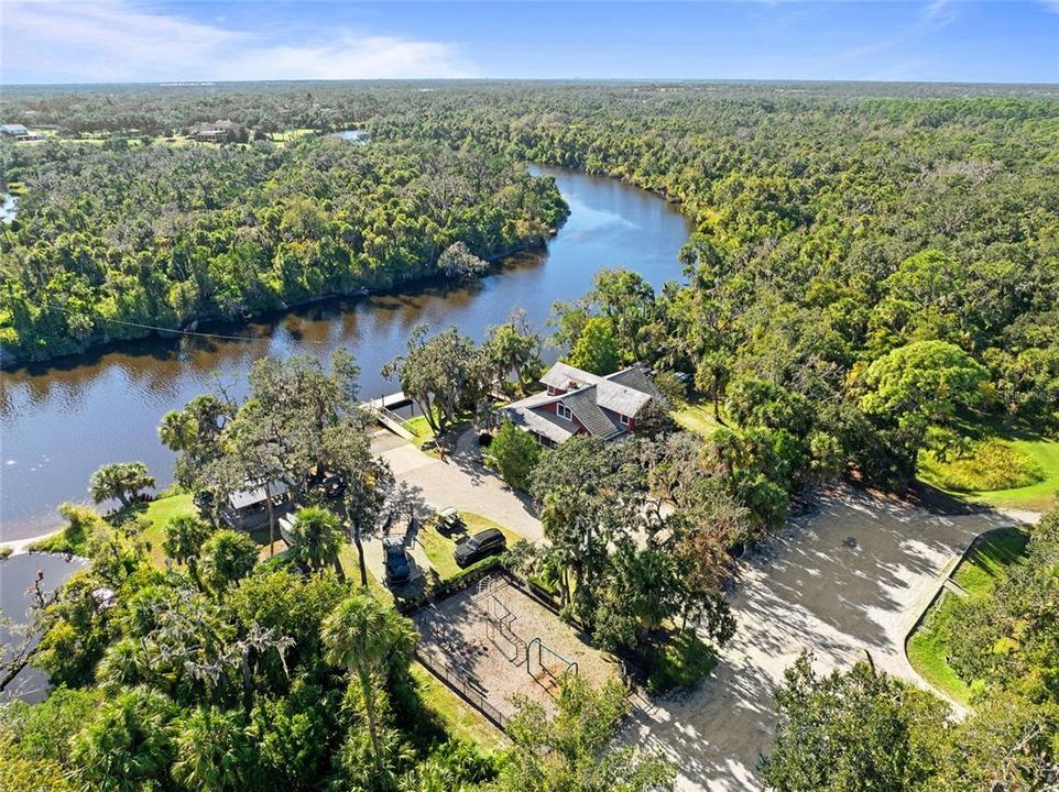 En Venta: $700,000 (4 camas, 3 baños, 2692 Pies cuadrados)