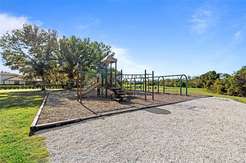 En Venta: $700,000 (4 camas, 3 baños, 2692 Pies cuadrados)